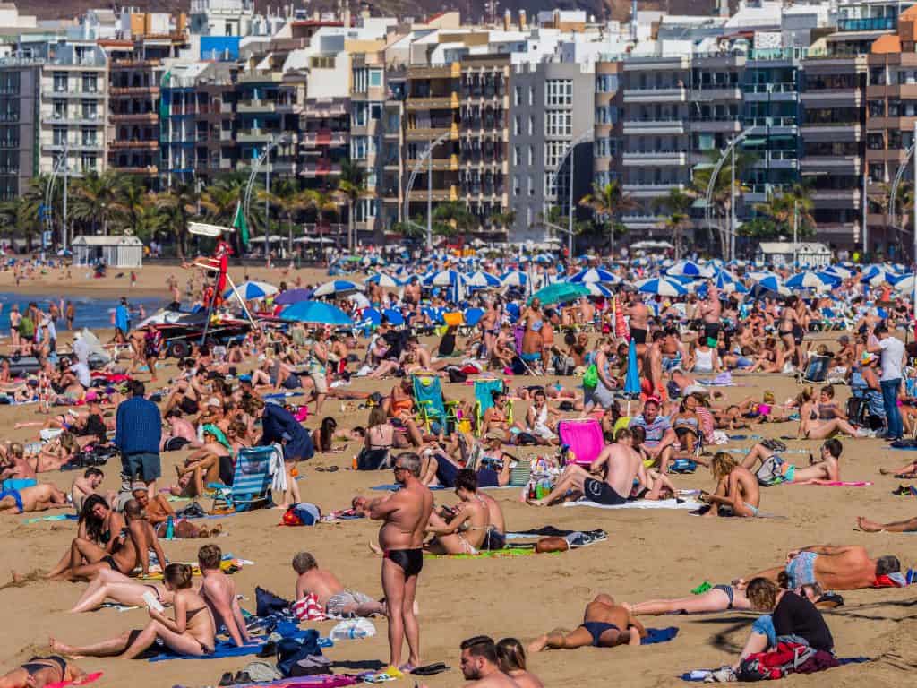Emigreren Gran Canaria - Wanneer moet je vooral niet emigreren naar Gran Canaria - Overal Toeristen - Las Canteras Gran Canaria - Bengt Nyman via Flickr