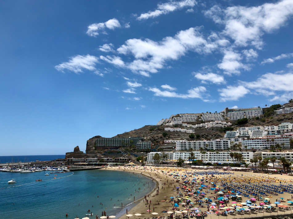 Vakantie tips - 10 stranden op Gran Canaria die je bezocht moet hebben - Puerto Rico strand Gran Canaria