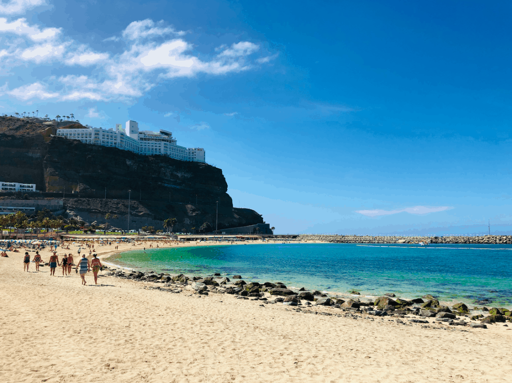 Amadores strand op Gran Canaria met wit zand en turquoise water